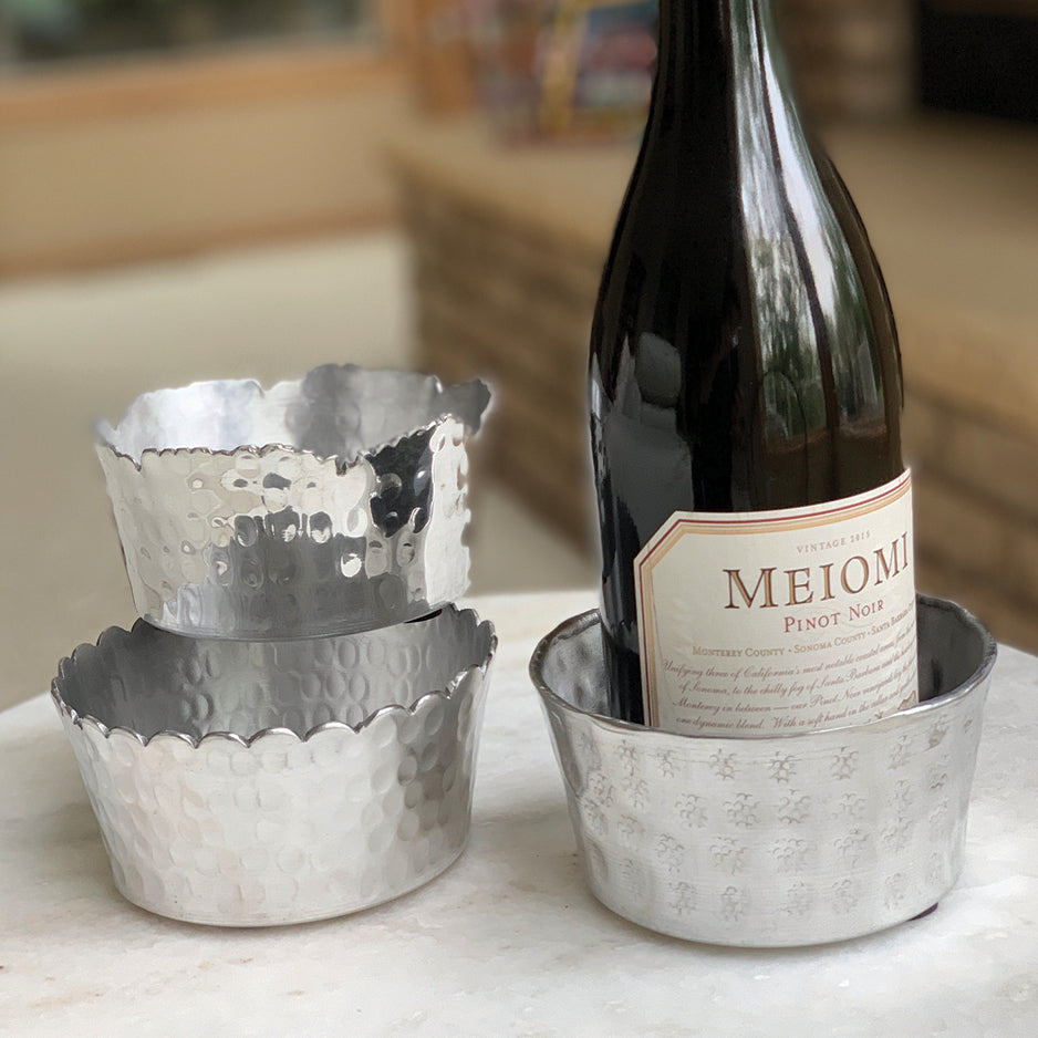#IH_ 13521 HAMMERED WINE BOTTLE STAND WESTERN HOME DECOR NEW