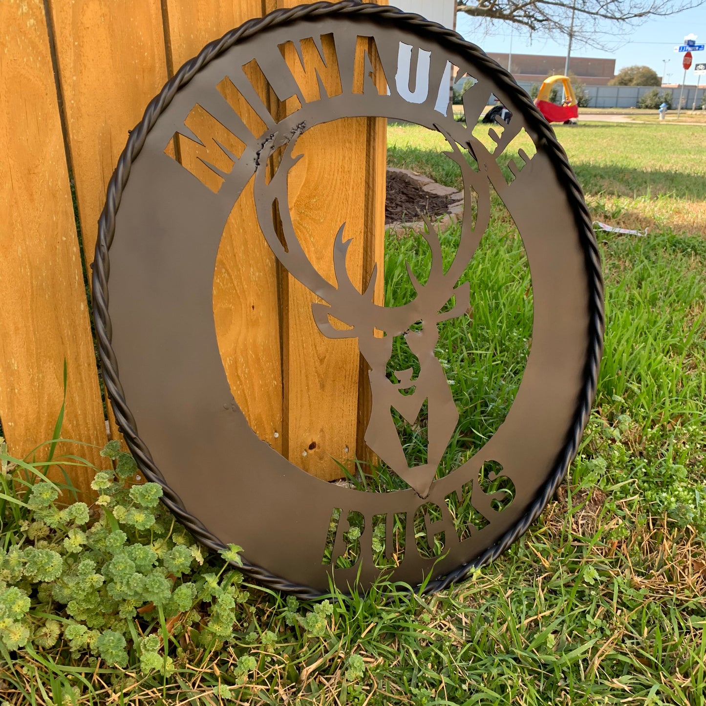 24" MILWAUKEE BUCKS BLACK METAL WIDE BAND DISC STYLE METAL CUSTOM VINTAGE CRAFT TEAM SPORTS SIGN HANDMADE