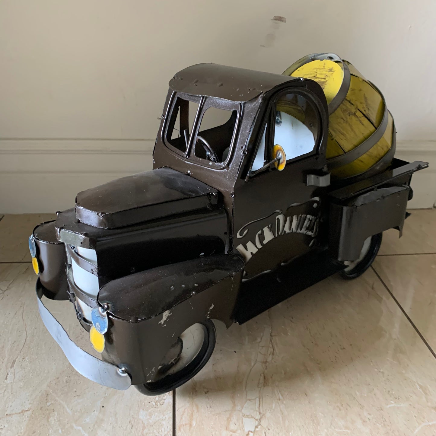 JACK DANIELS 20" PICKUP TRUCK METAL ART FIGURINE OUTDOOR & INDOOR GARDEN WESTERN HOME DECOR HANDMADE NEW 20"L x 10"W x 12" H #EH12536
