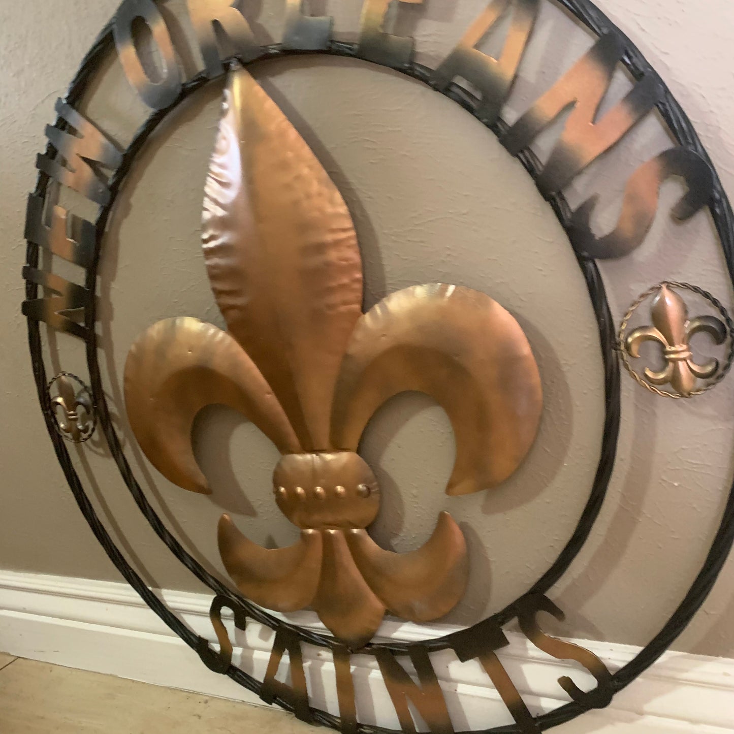 NEW ORLEANS SAINTS METAL SIGN WALL ART WESTERN HOME DECOR GOLD & BLACK HANDMADE #EH10272