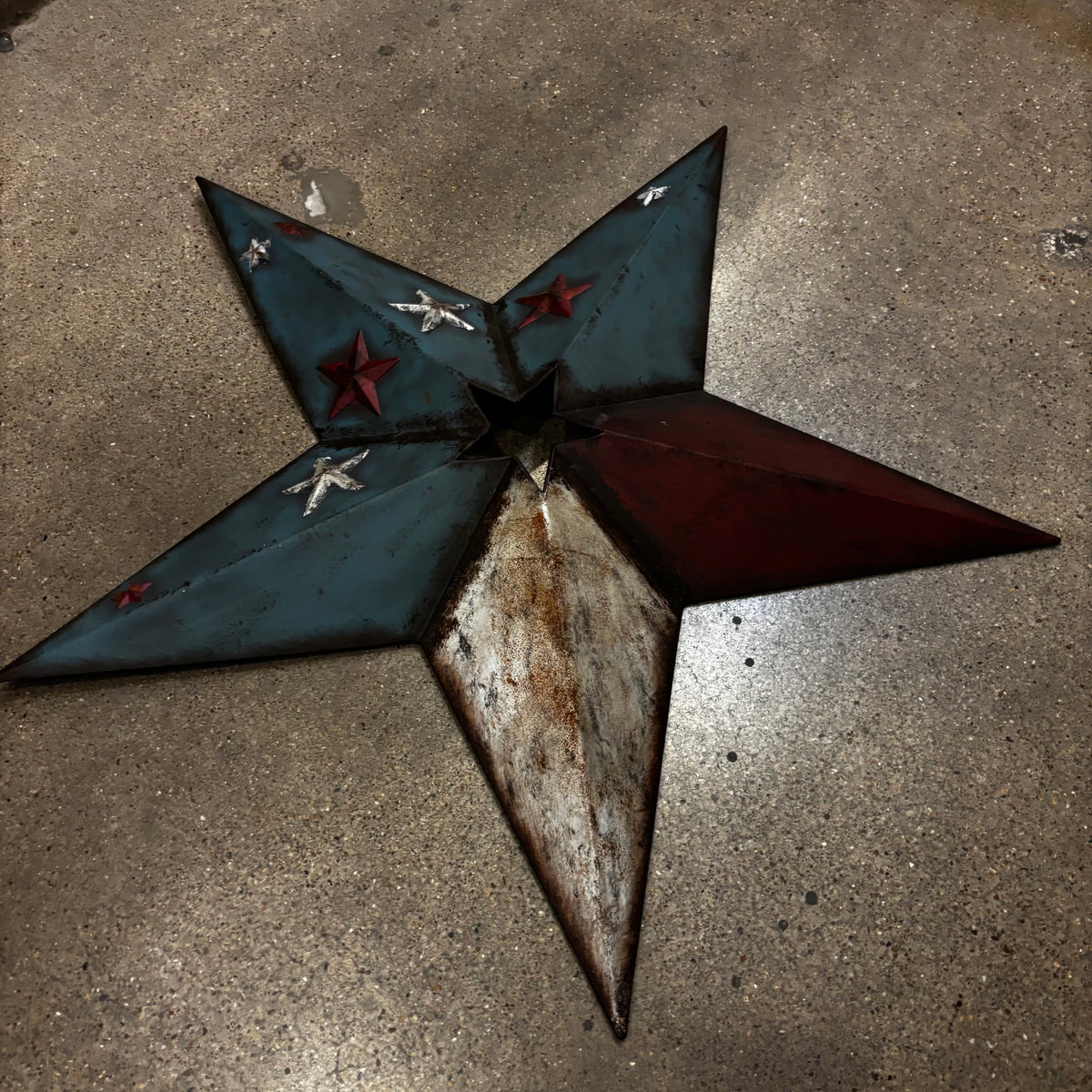 RED WHITE BLUE DISTRESSED BARN STAR METAL ART WESTERN HOME DECOR HANDMADE