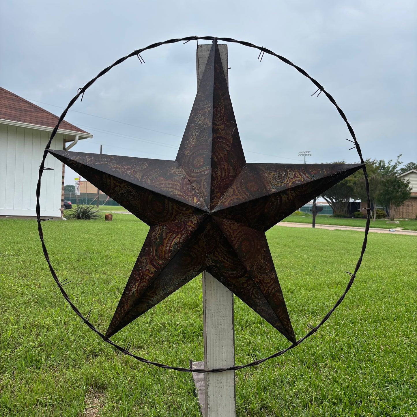 PAISLEY BARN STAR MULTI CLOR WITH BARBWIRE RING LONESTAR WESTERN HOME DECOR HANDMADE