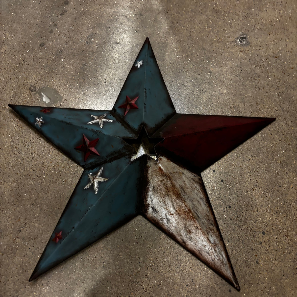 RED WHITE BLUE DISTRESSED BARN STAR METAL ART WESTERN HOME DECOR HANDMADE