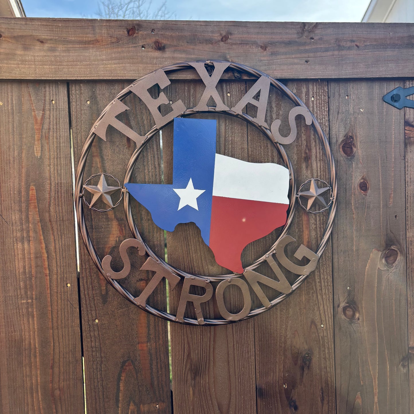 TEXAS STRONG SIGN METAL WALL ART WESTERN HOME DECOR RED WHITE BLUE WITH BRONZE RING HANDMADE #EH13212