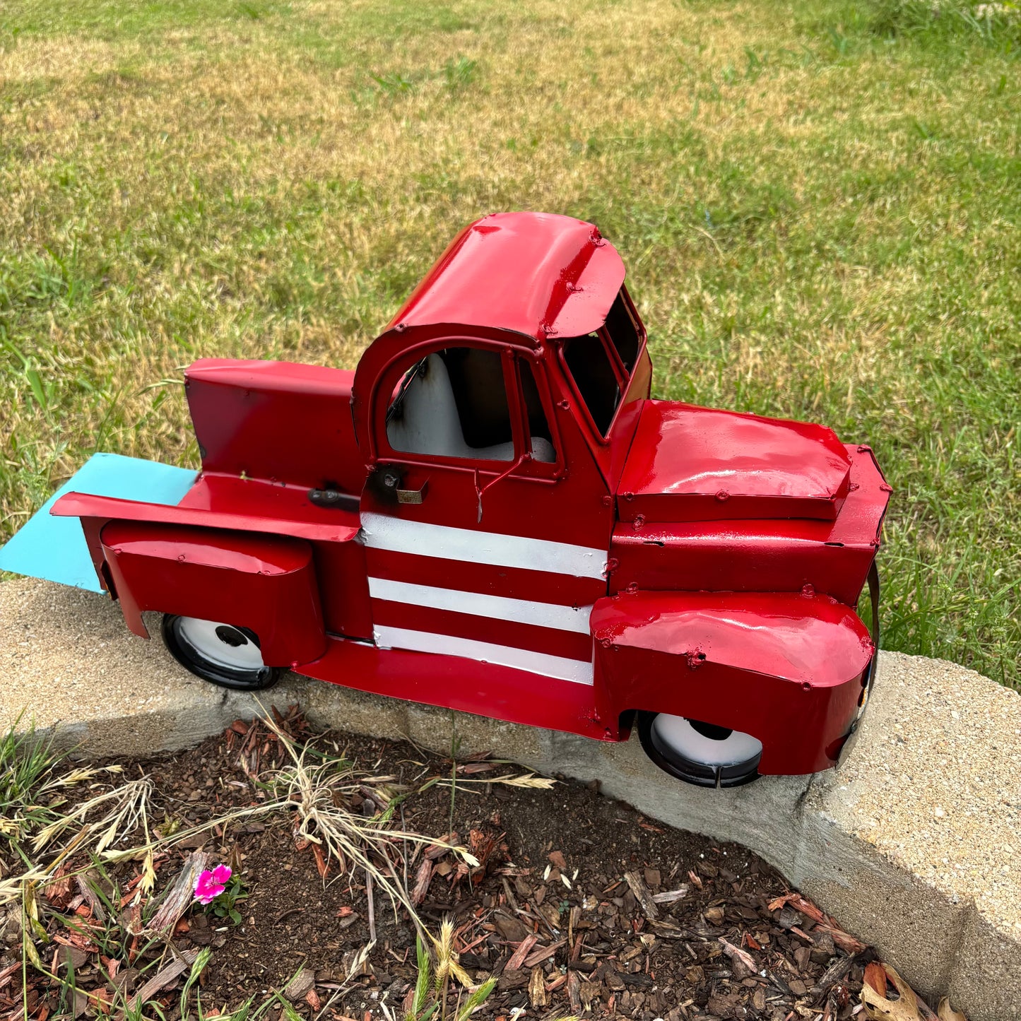 USA FLAG TRUCK 24" PICKUP PATRIOTIC TRUCK RED WHITE TAIL DOWN METAL GARDEN ART FIGURINE WESTERN HOME DECOR HANDMADE #EH12855