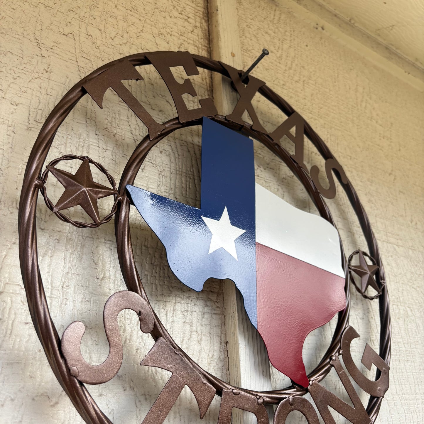 TEXAS STRONG SIGN METAL WALL ART WESTERN HOME DECOR RED WHITE BLUE WITH BRONZE RING HANDMADE #EH13212