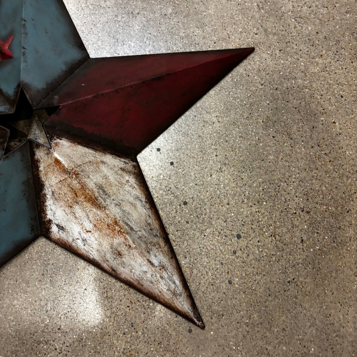 RED WHITE BLUE DISTRESSED BARN STAR METAL ART WESTERN HOME DECOR HANDMADE