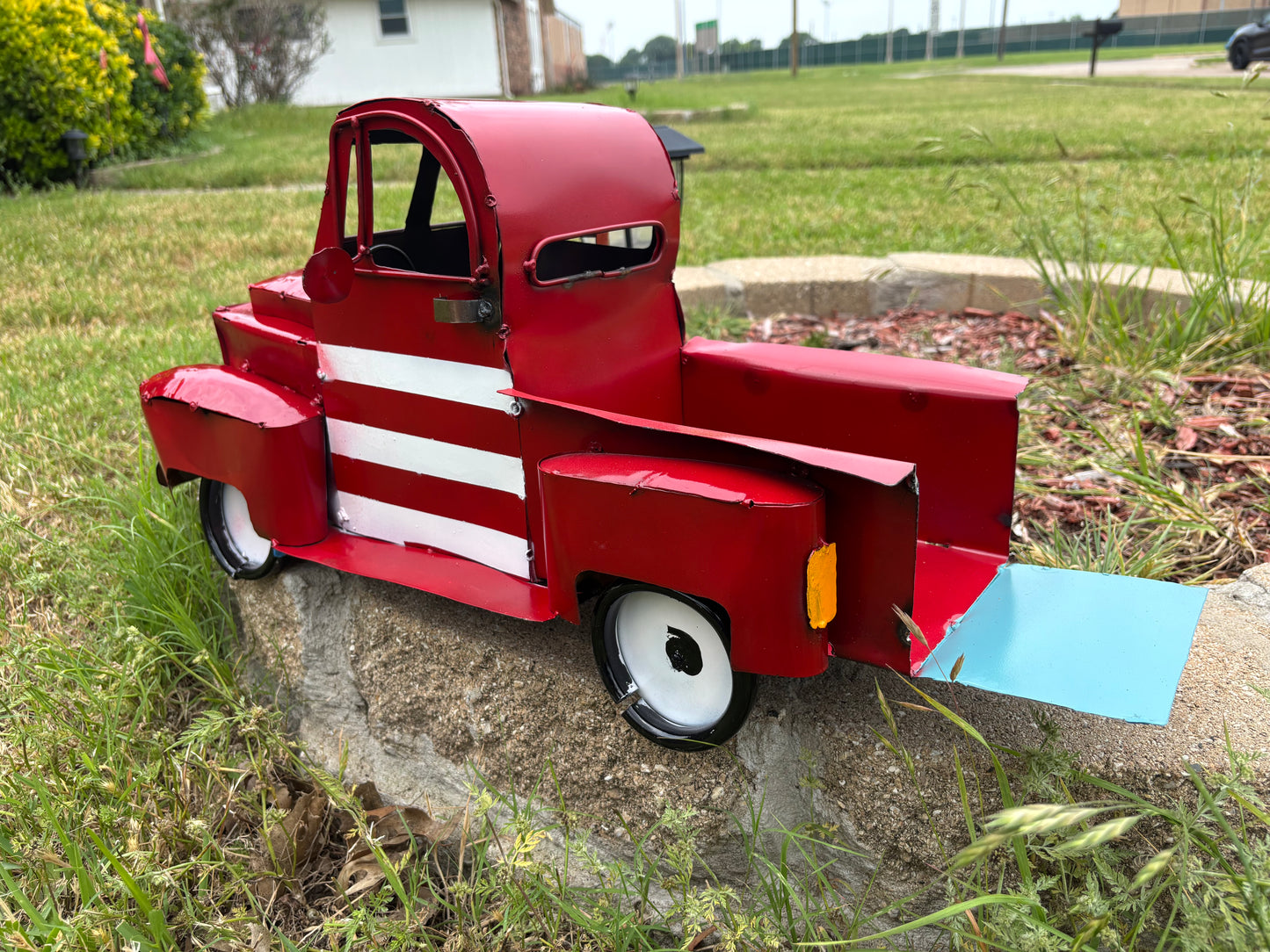 USA FLAG TRUCK 24" PICKUP PATRIOTIC TRUCK RED WHITE TAIL DOWN METAL GARDEN ART FIGURINE WESTERN HOME DECOR HANDMADE #EH12855