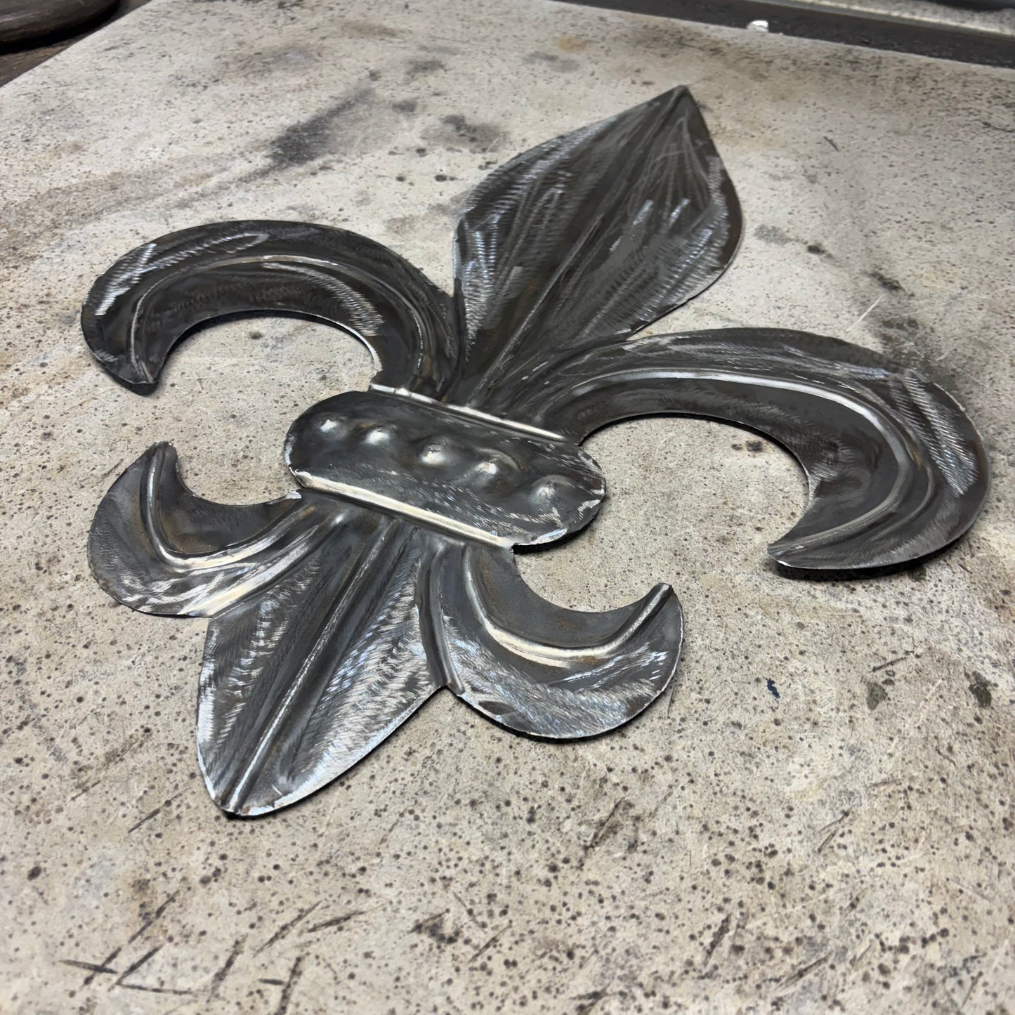 FLEUR DE LIS  CUSTOM RAW METAL UNPAINTED NO RING WALL ART SIGN WESTERN HOME DECOR HANDMADE NEW 12",18",24",32"
