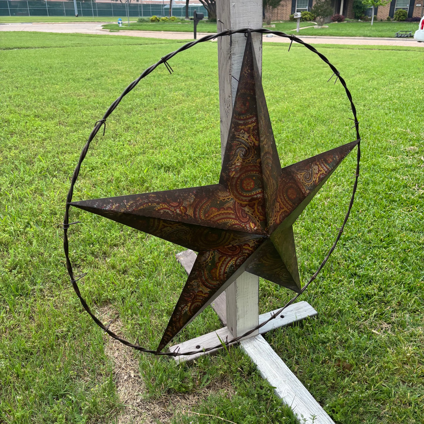 PAISLEY BARN STAR MULTI CLOR WITH BARBWIRE RING LONESTAR WESTERN HOME DECOR HANDMADE