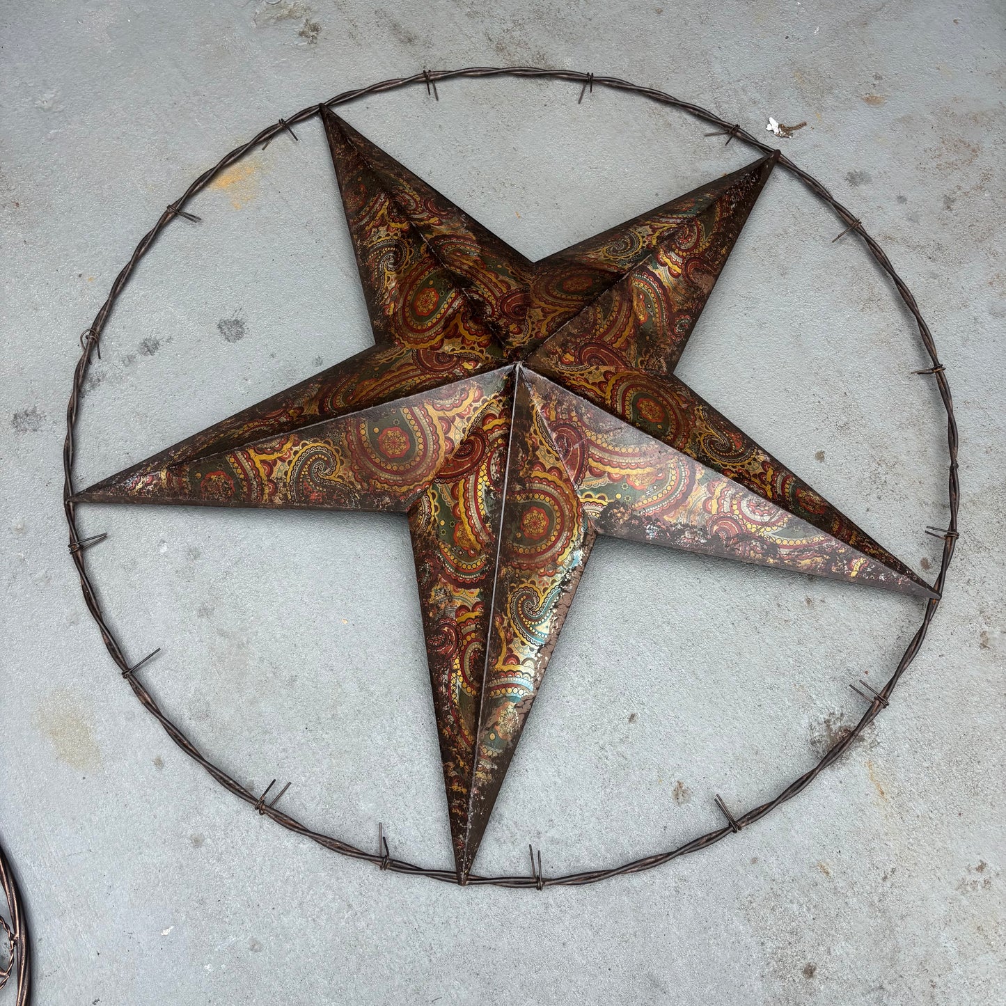 PAISLEY BARN STAR MULTI CLOR WITH BARBWIRE RING LONESTAR WESTERN HOME DECOR HANDMADE