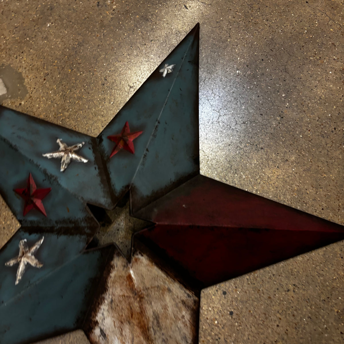 RED WHITE BLUE DISTRESSED BARN STAR METAL ART WESTERN HOME DECOR HANDMADE