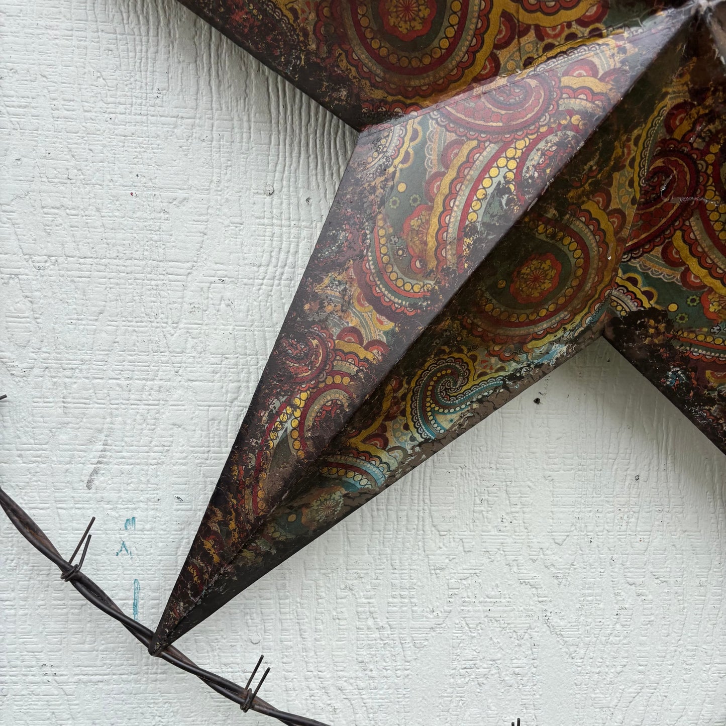 PAISLEY BARN STAR MULTI CLOR WITH BARBWIRE RING LONESTAR WESTERN HOME DECOR HANDMADE