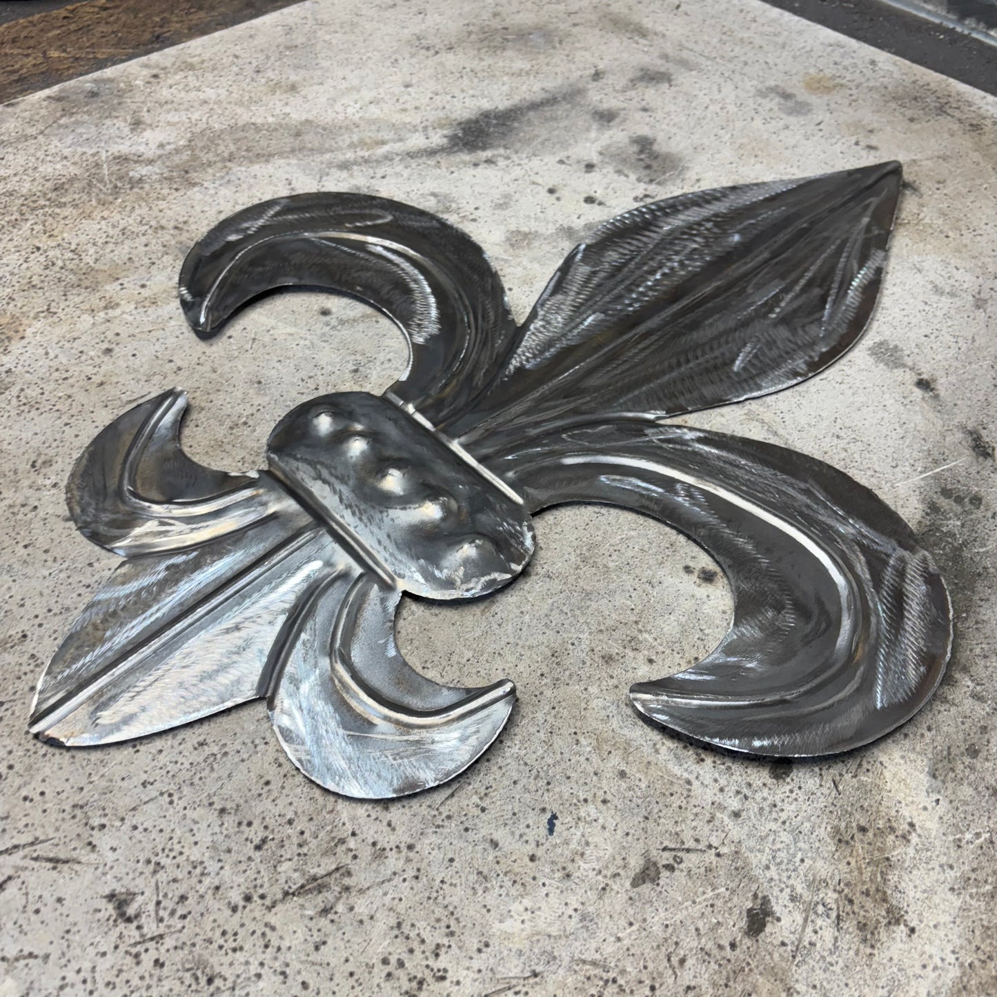 FLEUR DE LIS  CUSTOM RAW METAL UNPAINTED NO RING WALL ART SIGN WESTERN HOME DECOR HANDMADE NEW 12",18",24",32"