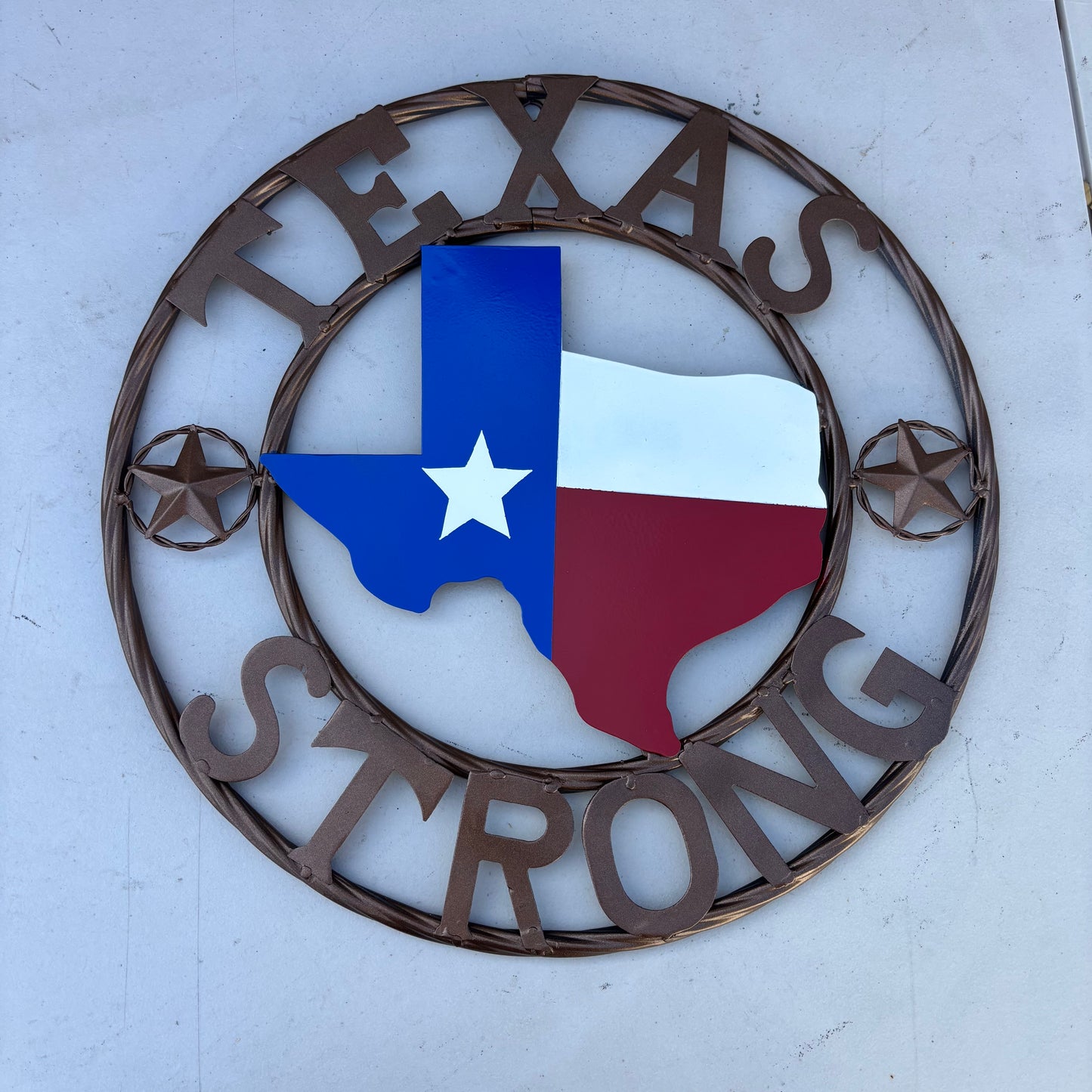TEXAS STRONG SIGN METAL WALL ART WESTERN HOME DECOR RED WHITE BLUE WITH BRONZE RING HANDMADE #EH13212