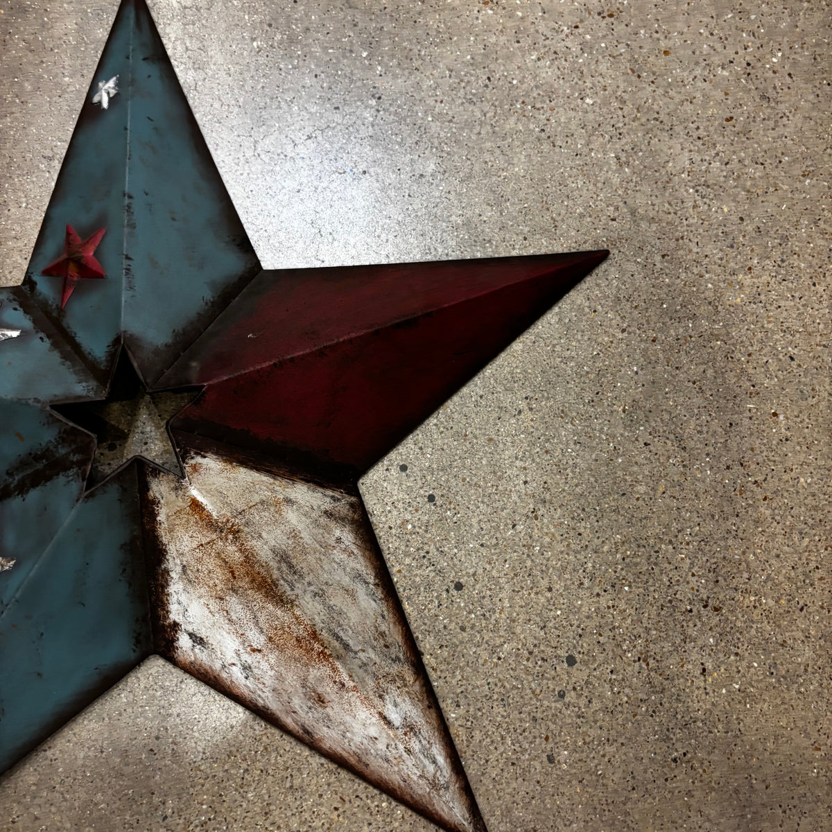 RED WHITE BLUE DISTRESSED BARN STAR METAL ART WESTERN HOME DECOR HANDMADE