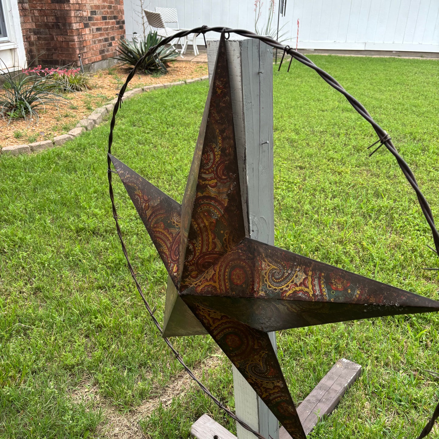 PAISLEY BARN STAR MULTI CLOR WITH BARBWIRE RING LONESTAR WESTERN HOME DECOR HANDMADE