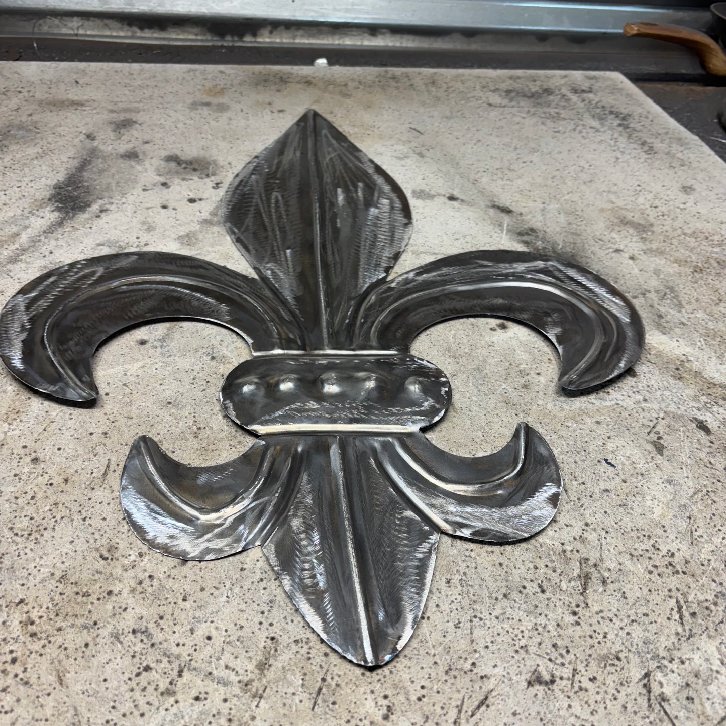 FLEUR DE LIS  CUSTOM RAW METAL UNPAINTED NO RING WALL ART SIGN WESTERN HOME DECOR HANDMADE NEW 12",18",24",32"
