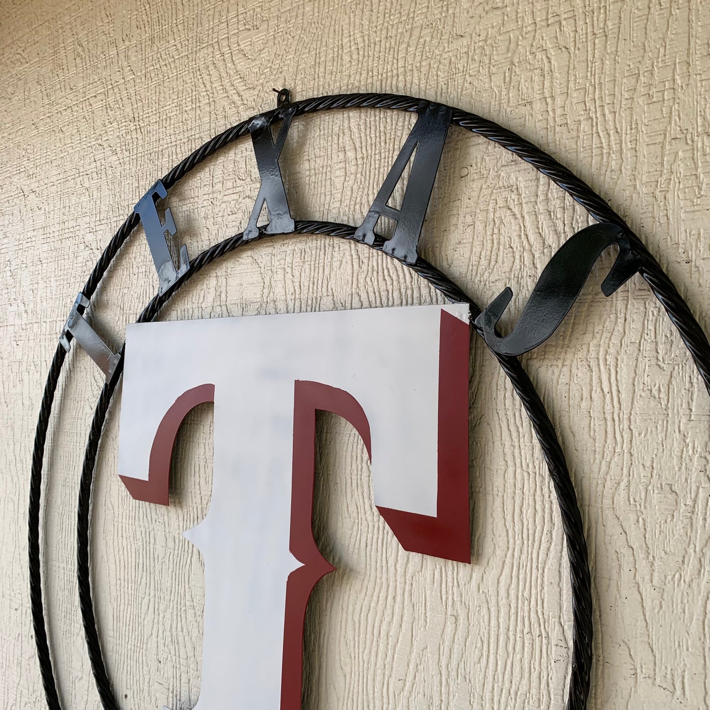 TEXAS RANGERS CUSTOM METAL VINTAGE CRAFT TEAM SIGN WHITE & RED WITH BLACK RING HANDMADE