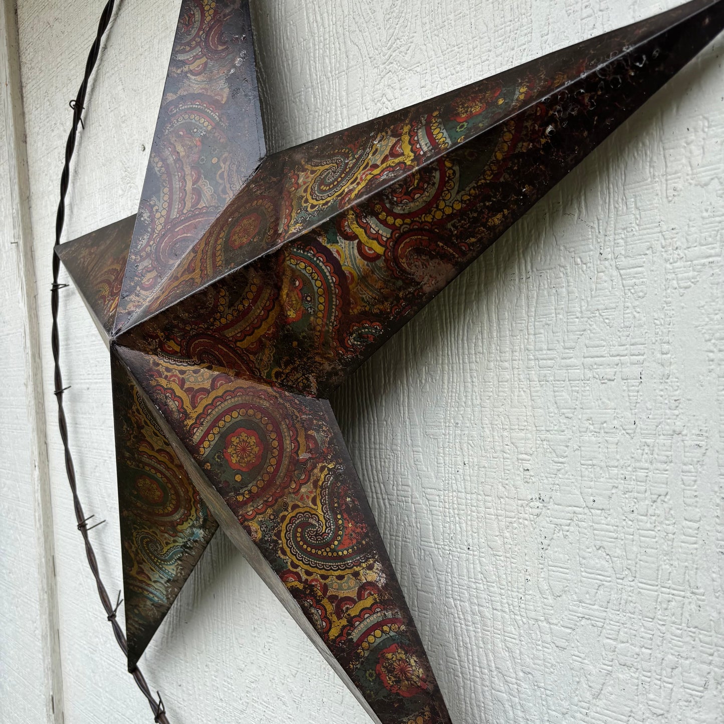 PAISLEY BARN STAR MULTI CLOR WITH BARBWIRE RING LONESTAR WESTERN HOME DECOR HANDMADE