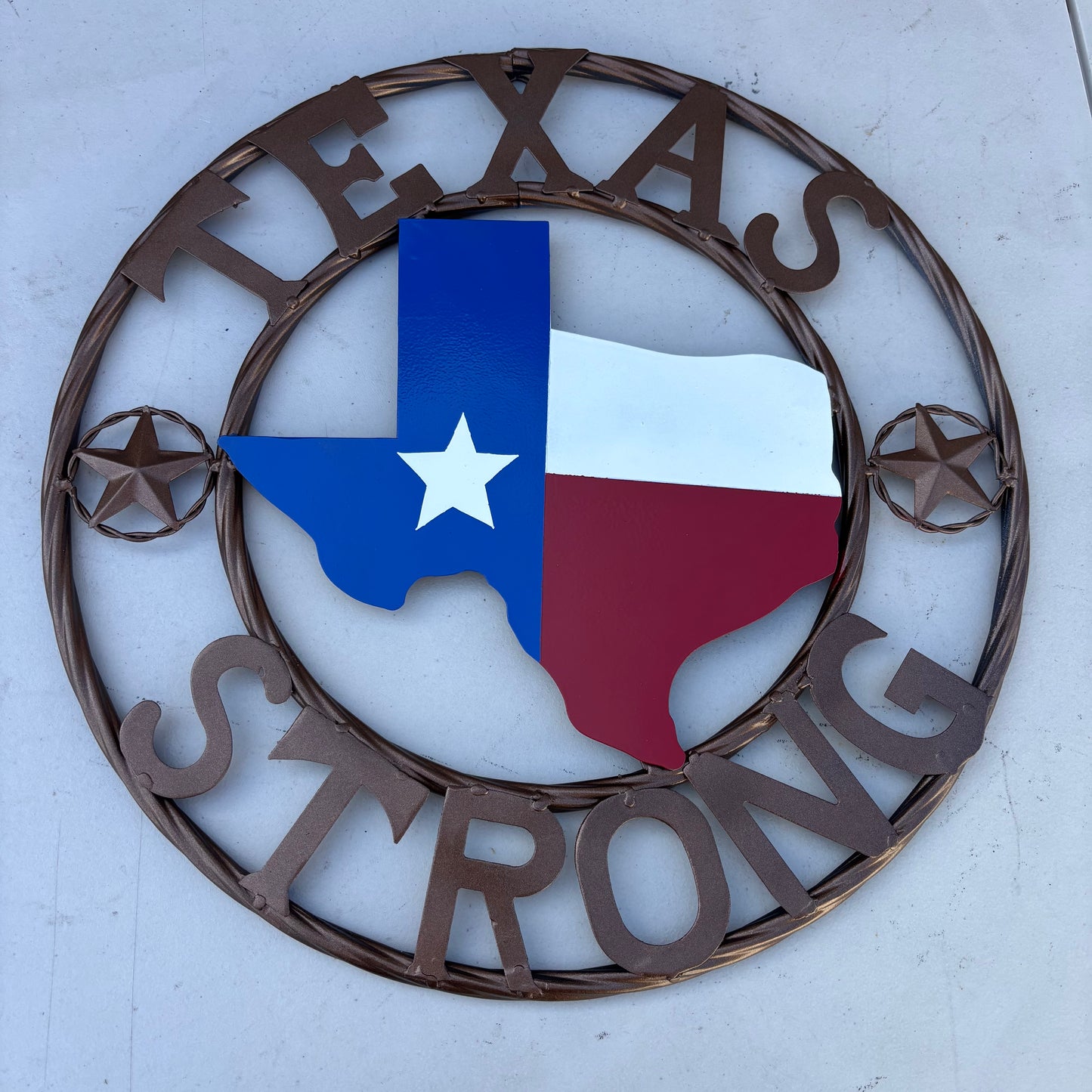 TEXAS STRONG SIGN METAL WALL ART WESTERN HOME DECOR RED WHITE BLUE WITH BRONZE RING HANDMADE #EH13212
