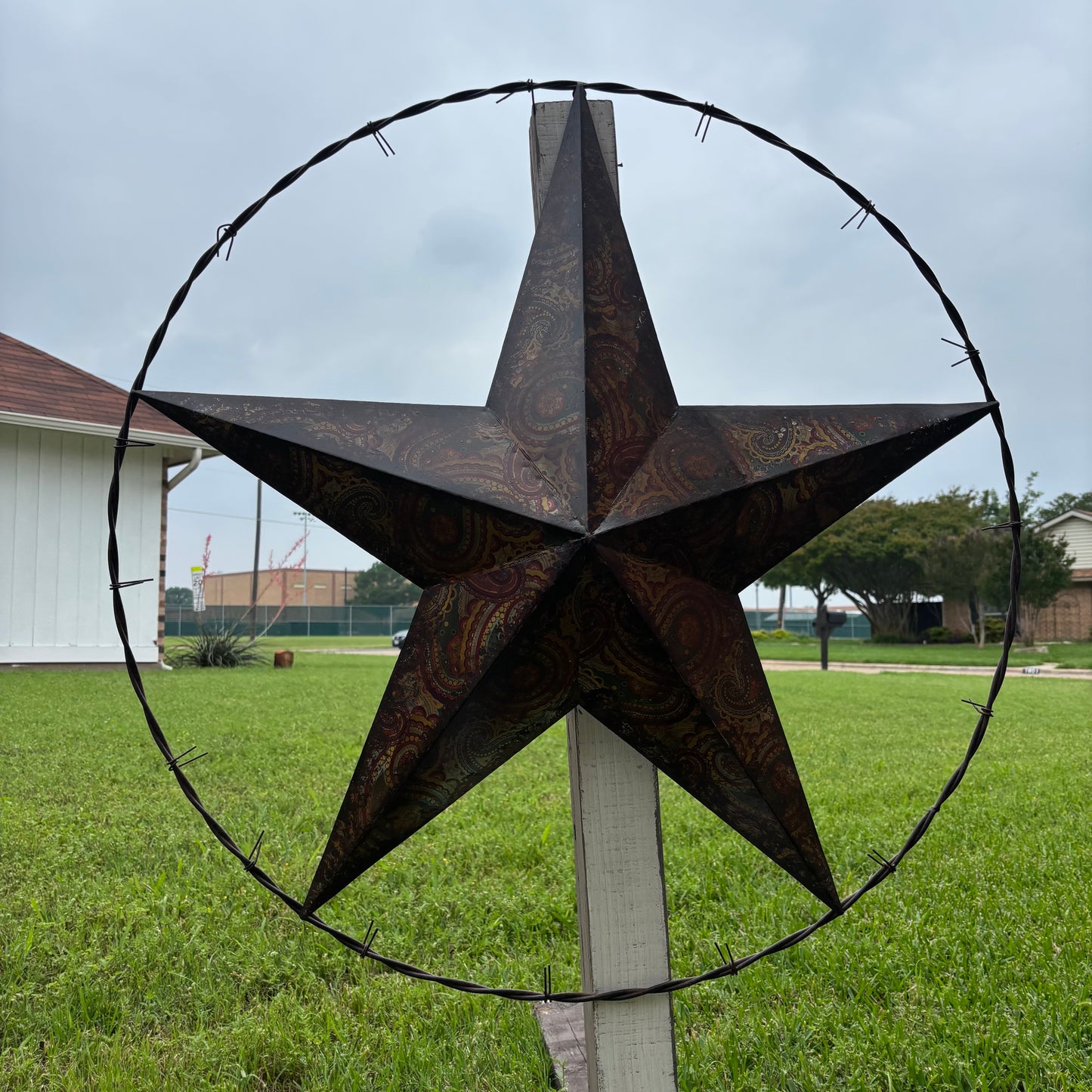 PAISLEY BARN STAR MULTI CLOR WITH BARBWIRE RING LONESTAR WESTERN HOME DECOR HANDMADE