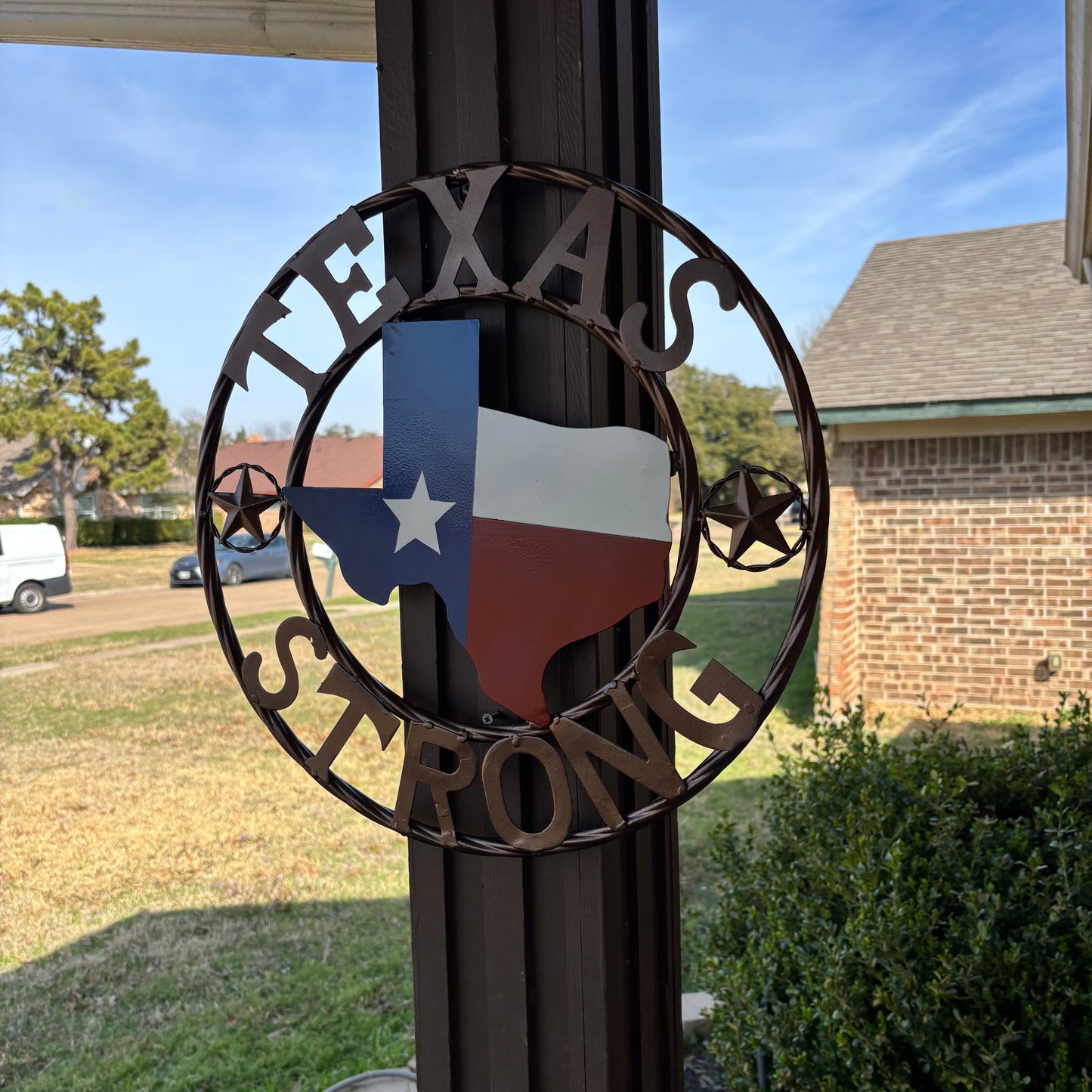 TEXAS STRONG SIGN METAL WALL ART WESTERN HOME DECOR RED WHITE BLUE WITH BRONZE RING HANDMADE #EH13212