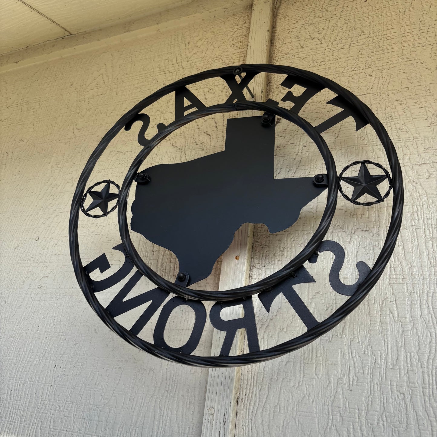 TEXAS STRONG SIGN METAL WALL ART WESTERN HOME DECOR RED WHITE BLUE WITH BRONZE RING HANDMADE #EH13212