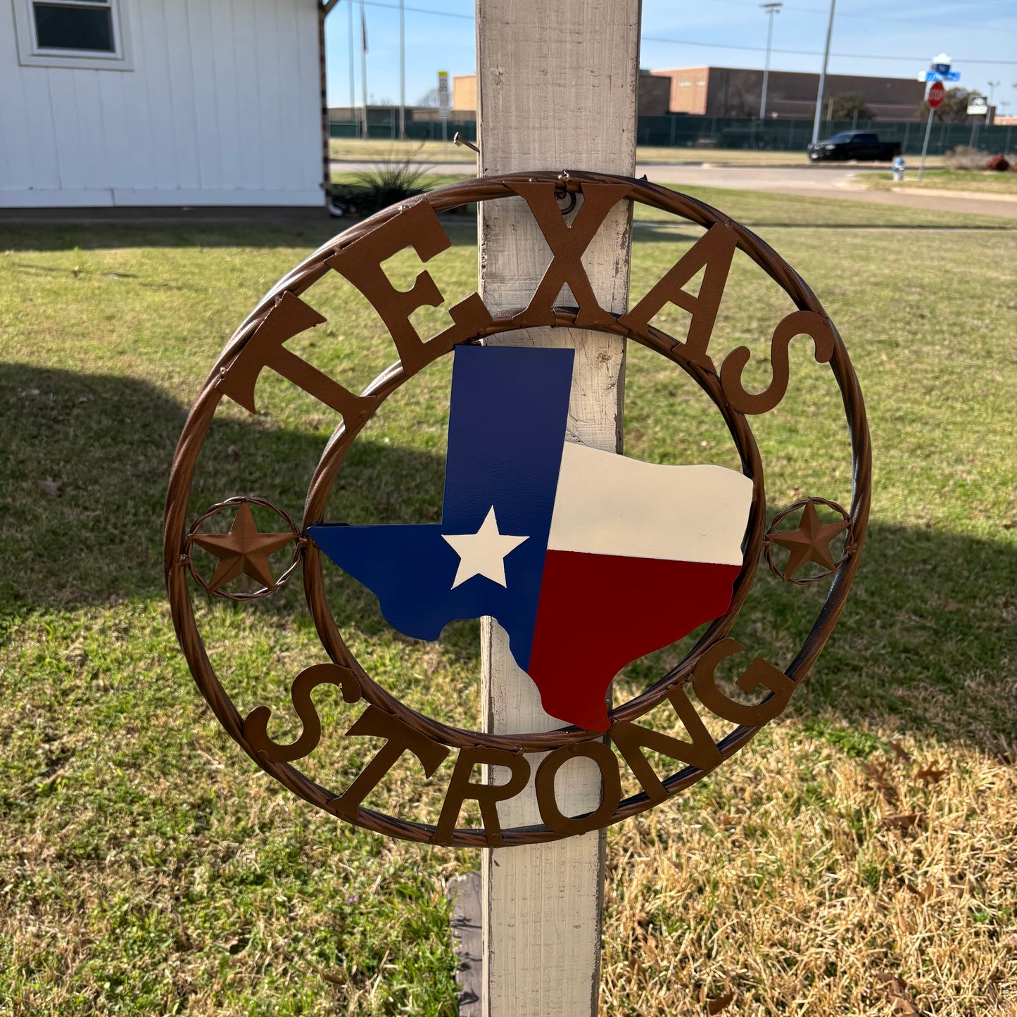 TEXAS STRONG SIGN METAL WALL ART WESTERN HOME DECOR RED WHITE BLUE WITH BRONZE RING HANDMADE #EH13212