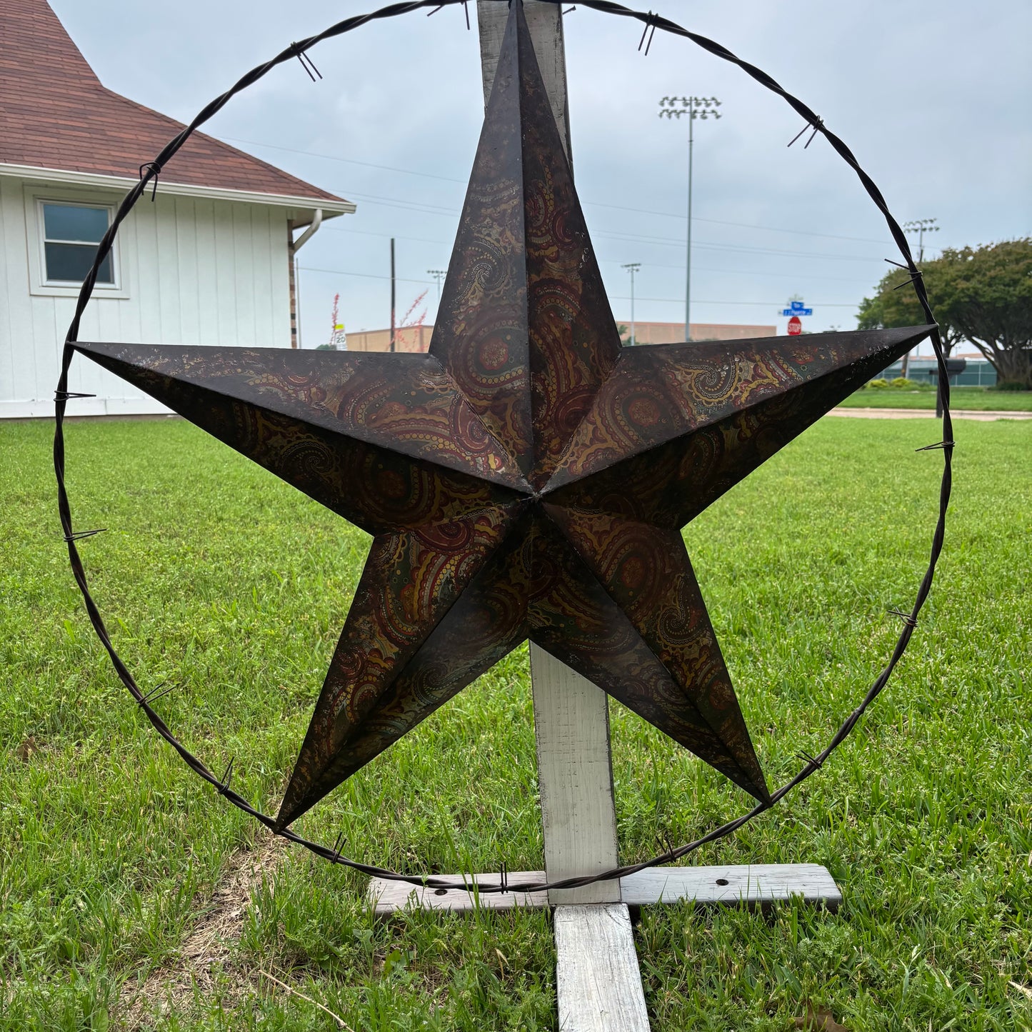 PAISLEY BARN STAR MULTI CLOR WITH BARBWIRE RING LONESTAR WESTERN HOME DECOR HANDMADE