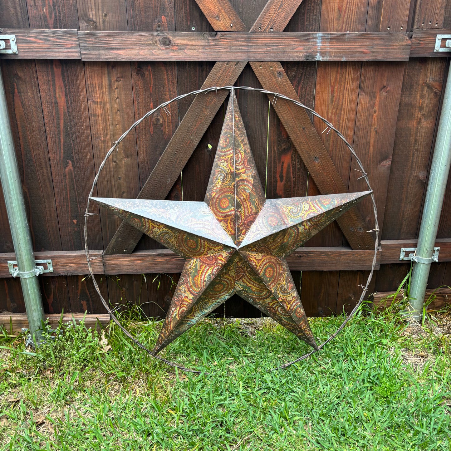 PAISLEY BARN STAR MULTI CLOR WITH BARBWIRE RING LONESTAR WESTERN HOME DECOR HANDMADE