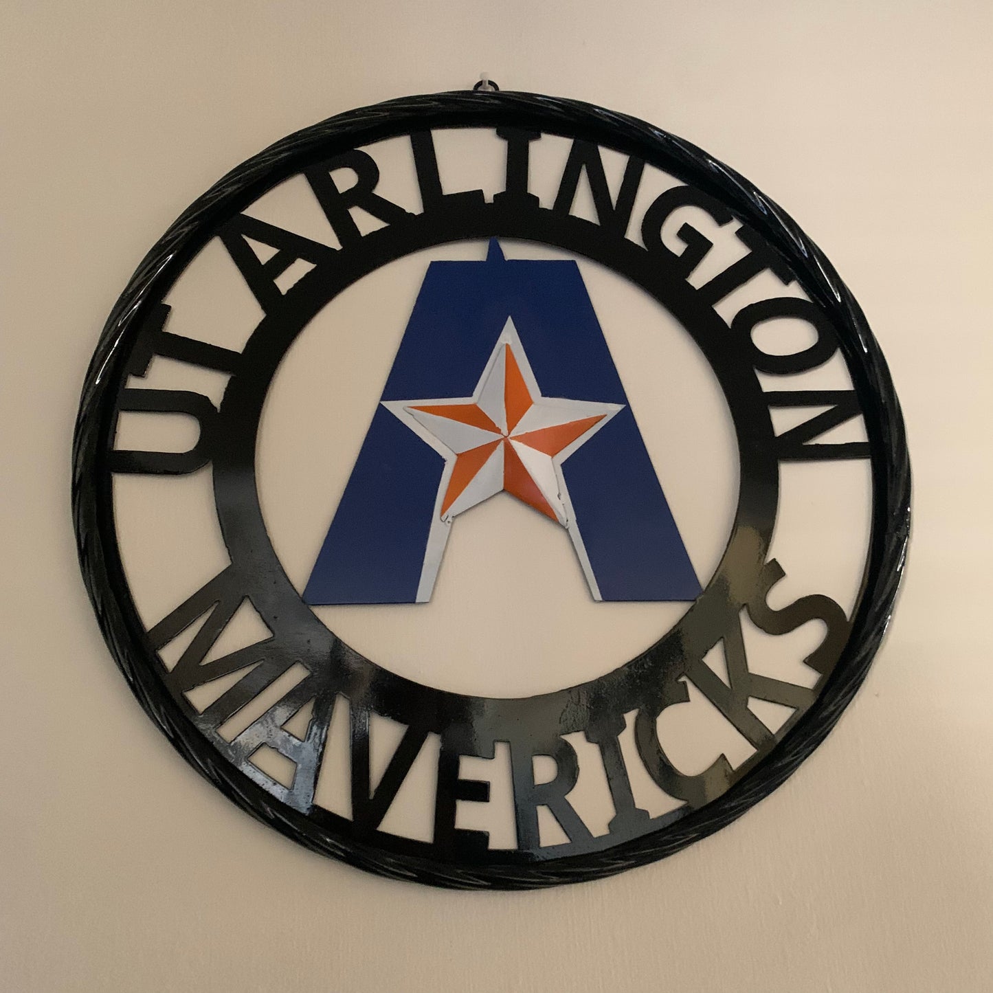 UTA ARLINGTON CUSTOM METAL VINTAGE CRAFT TEAM SIGN WESTERN HOME DECOR HANDMADE