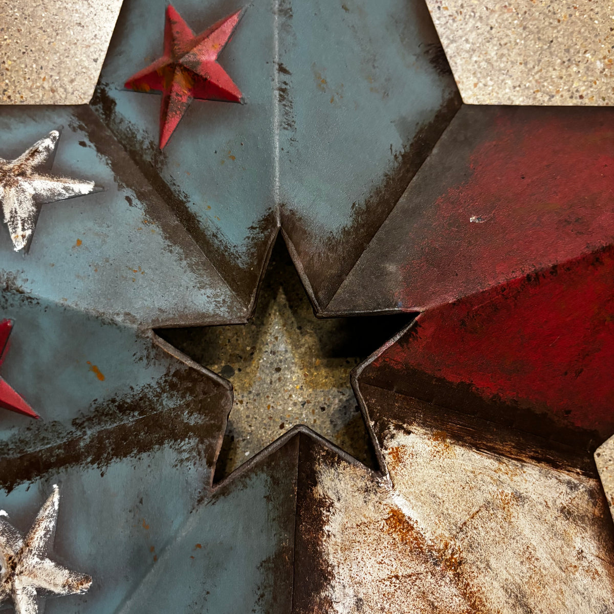 RED WHITE BLUE DISTRESSED BARN STAR METAL ART WESTERN HOME DECOR HANDMADE