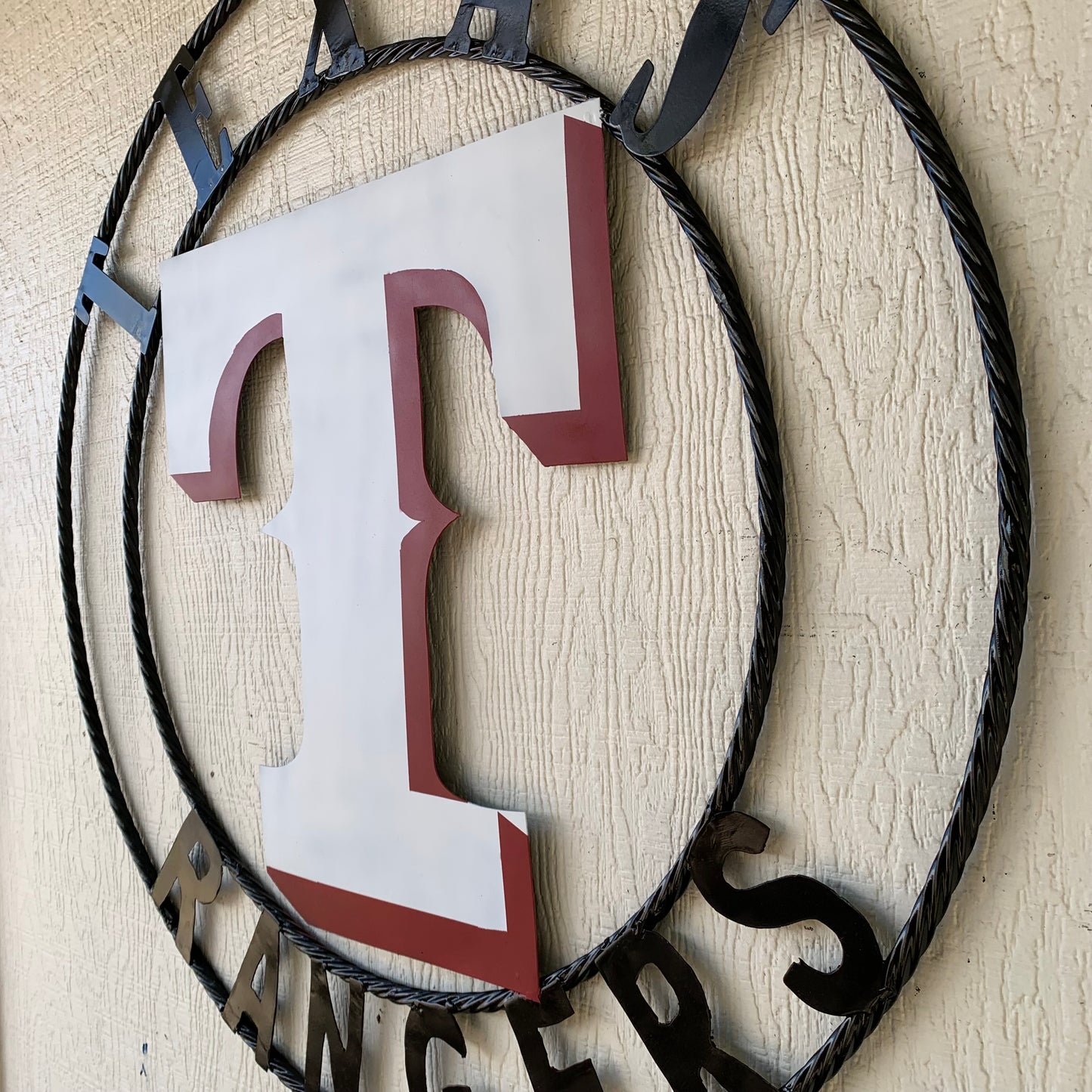 TEXAS RANGERS CUSTOM METAL VINTAGE CRAFT TEAM SIGN WHITE & RED WITH BLACK RING HANDMADE