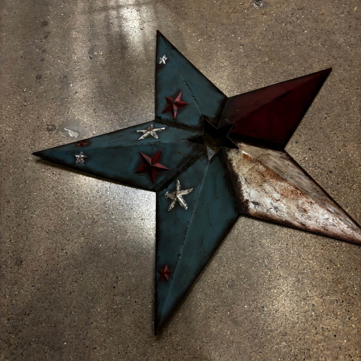 RED WHITE BLUE DISTRESSED BARN STAR METAL ART WESTERN HOME DECOR HANDMADE