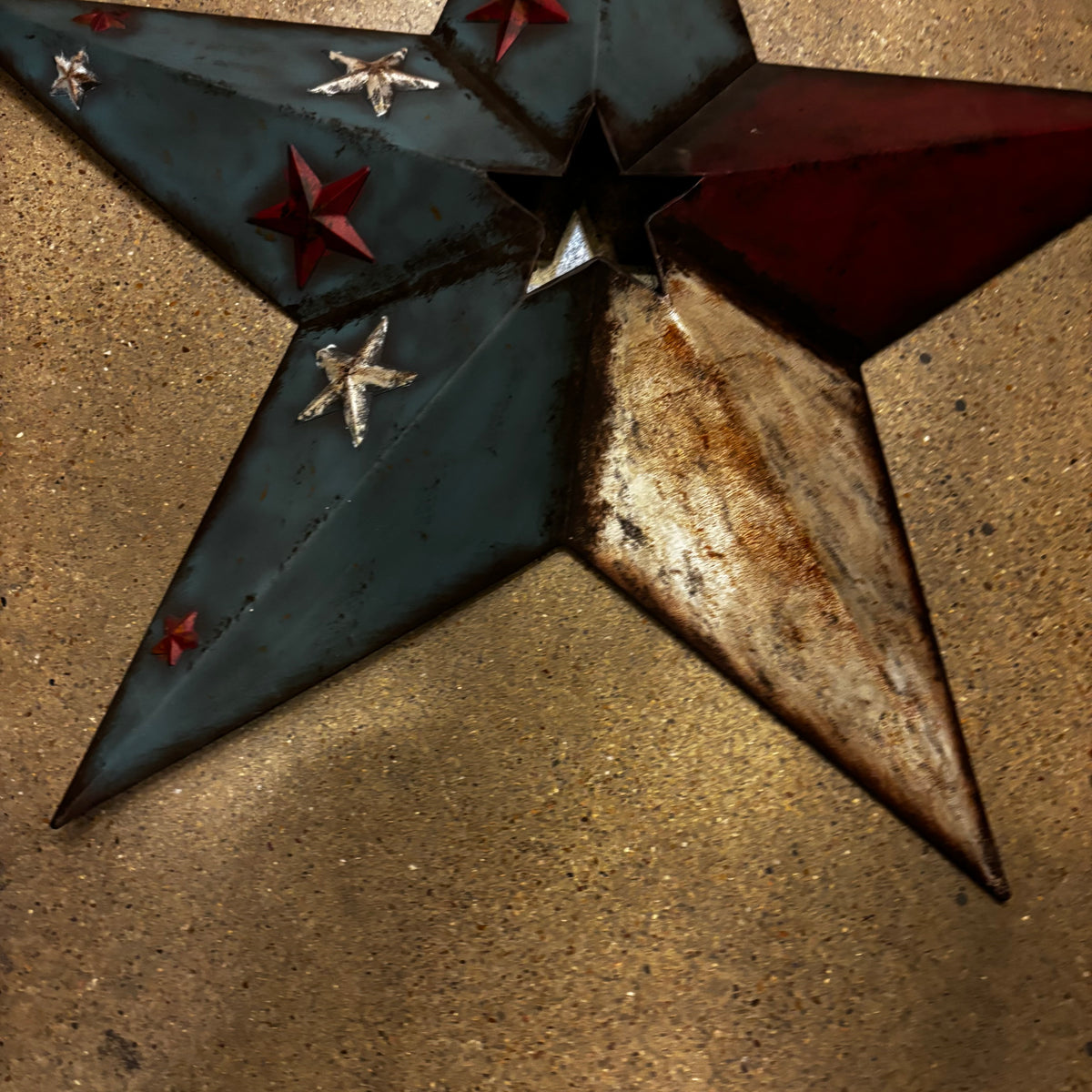 RED WHITE BLUE DISTRESSED BARN STAR METAL ART WESTERN HOME DECOR HANDMADE