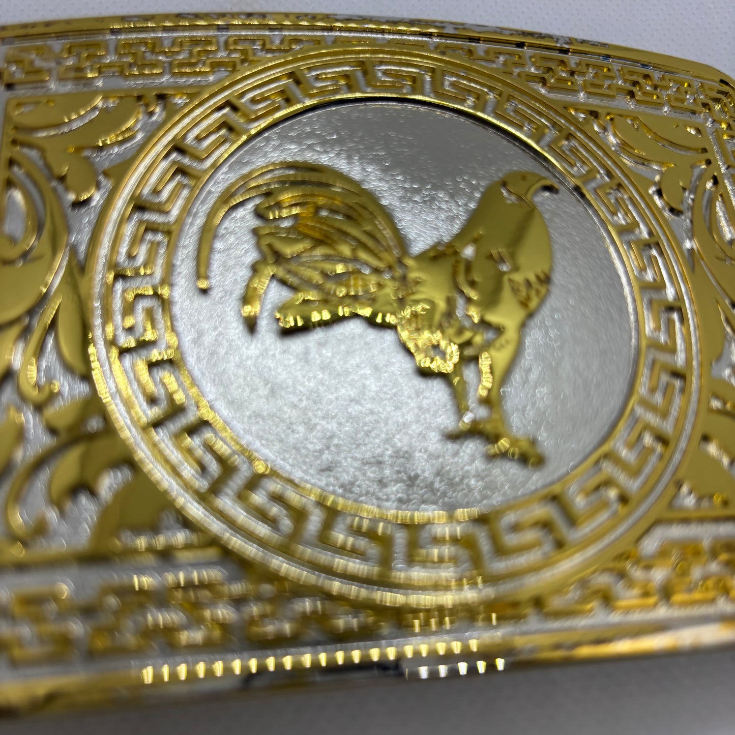 ROOSTER BELT BUCKLE GOLD WHITE WESTERN METAL BUCKLE FASHION ART 4.5" X 3.5"  #EH13237
