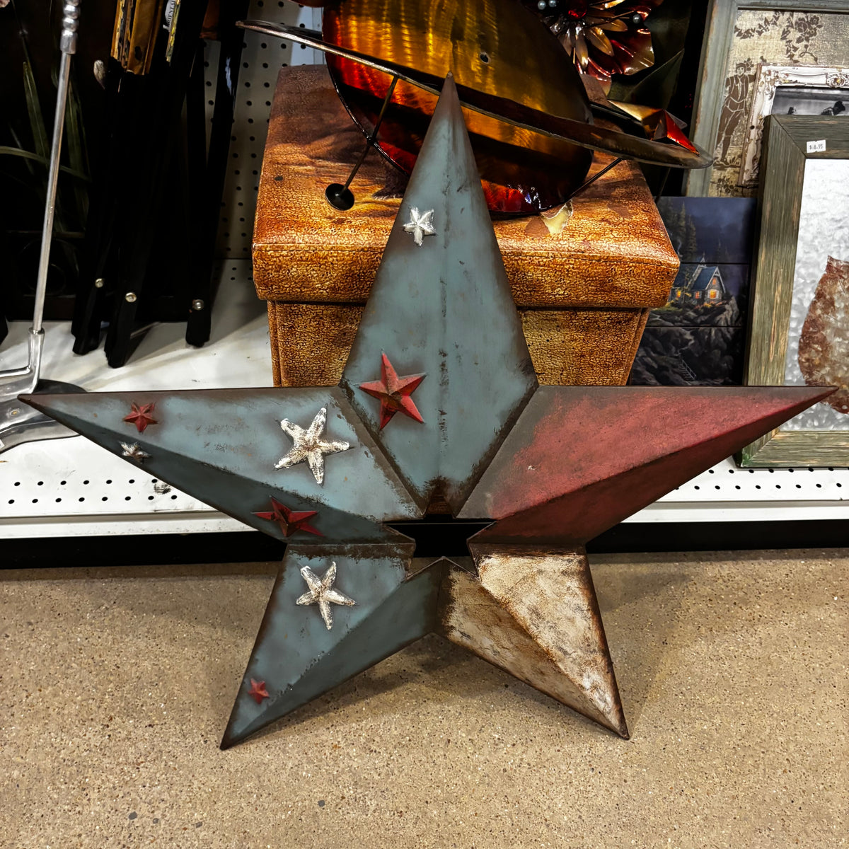 RED WHITE BLUE DISTRESSED BARN STAR METAL ART WESTERN HOME DECOR HANDMADE