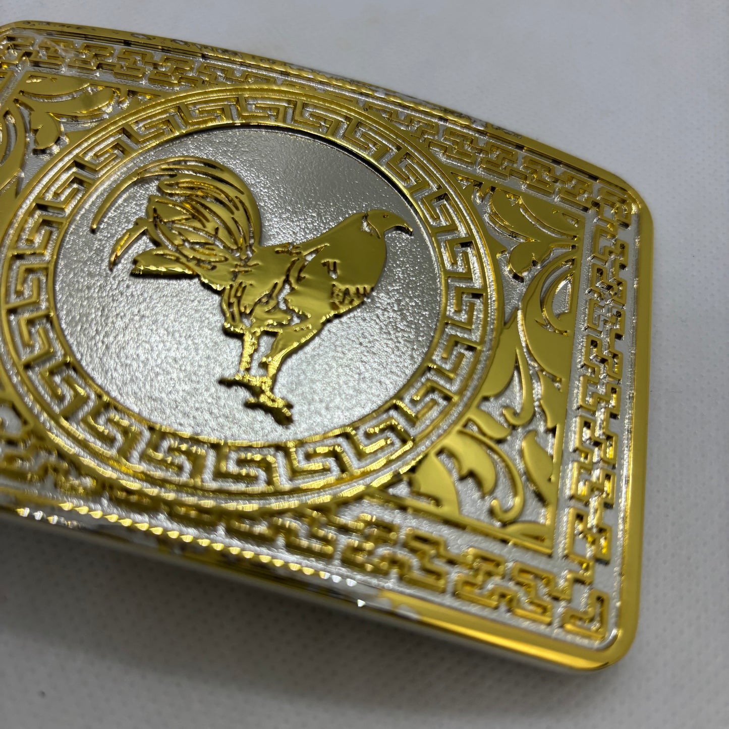 ROOSTER BELT BUCKLE GOLD WHITE WESTERN METAL BUCKLE FASHION ART 4.5" X 3.5"  #EH13237