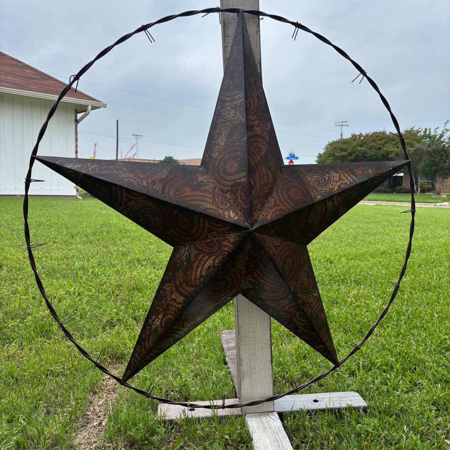 PAISLEY BARN STAR MULTI CLOR WITH BARBWIRE RING LONESTAR WESTERN HOME DECOR HANDMADE