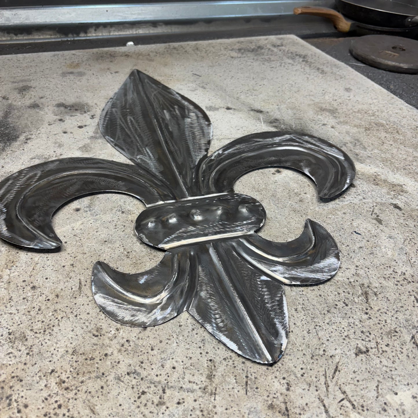 FLEUR DE LIS  CUSTOM RAW METAL UNPAINTED NO RING WALL ART SIGN WESTERN HOME DECOR HANDMADE NEW 12",18",24",32"