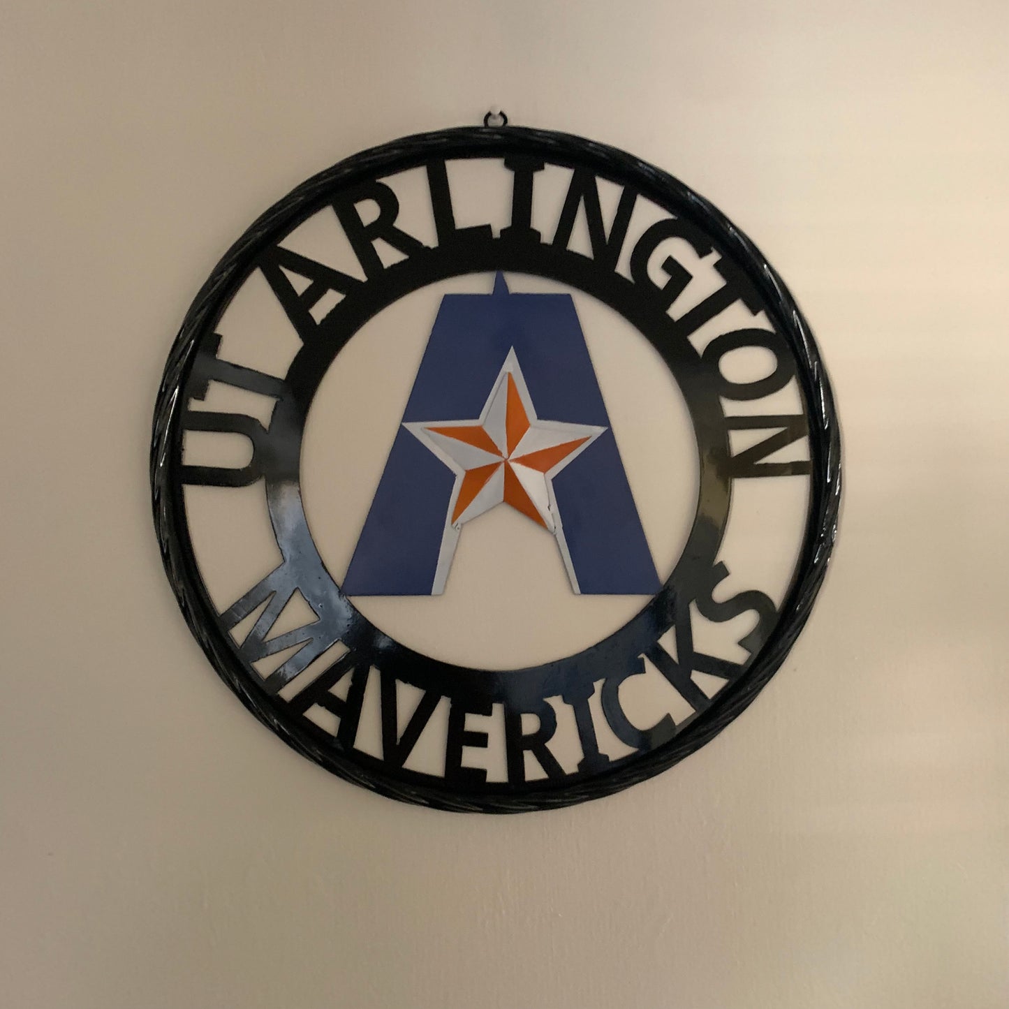 UTA ARLINGTON CUSTOM METAL VINTAGE CRAFT TEAM SIGN WESTERN HOME DECOR HANDMADE
