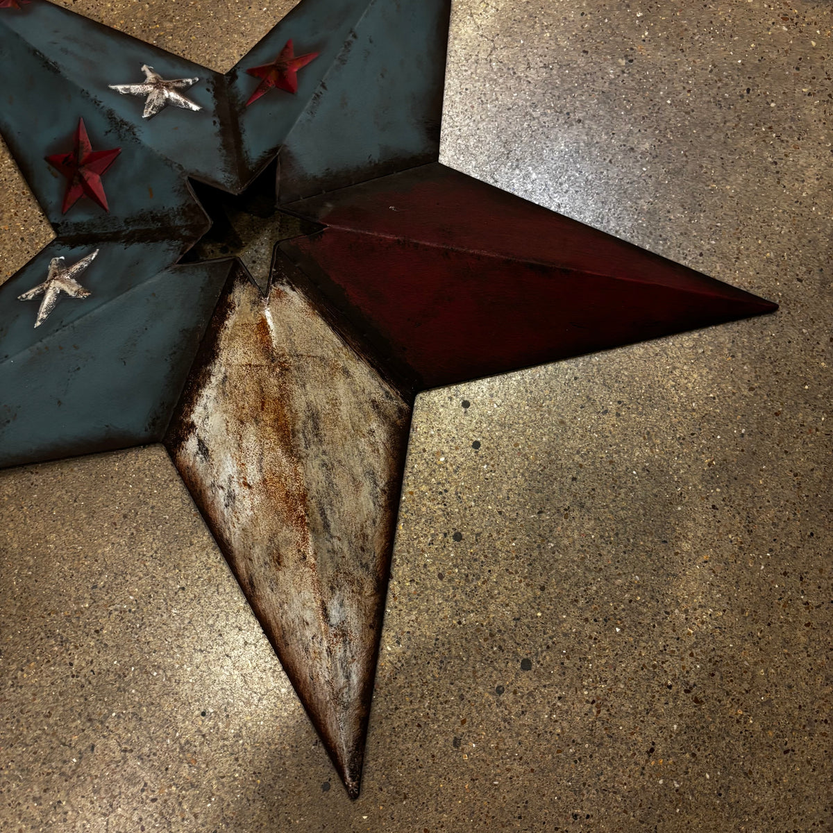 RED WHITE BLUE DISTRESSED BARN STAR METAL ART WESTERN HOME DECOR HANDMADE