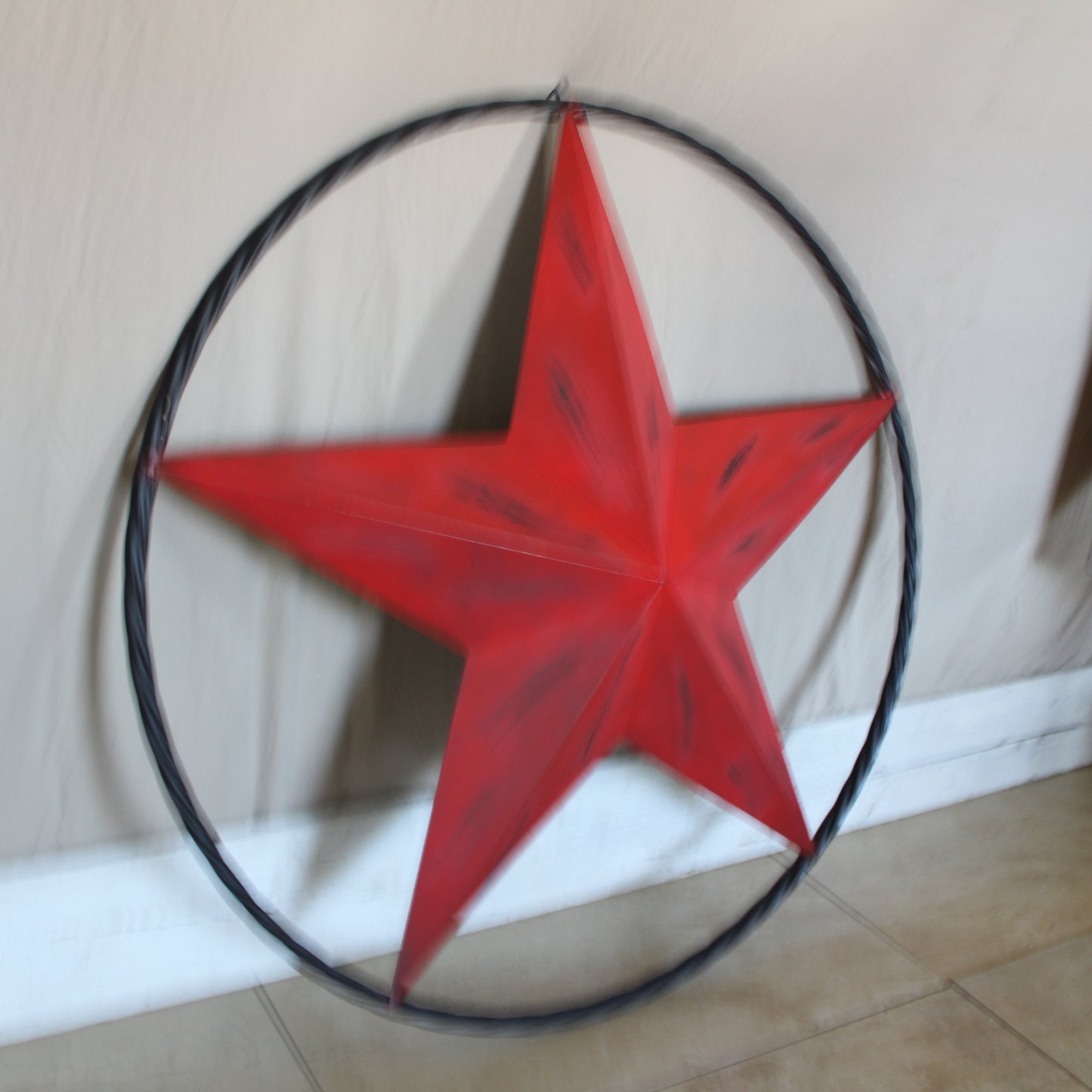RED DISTRESSED STAR TWO TONE TEXTURE WITH BLACK RING METAL LONESTAR TWISTED ROPE RING WESTERN HOME DECOR HANDMADE NEW #EH10645