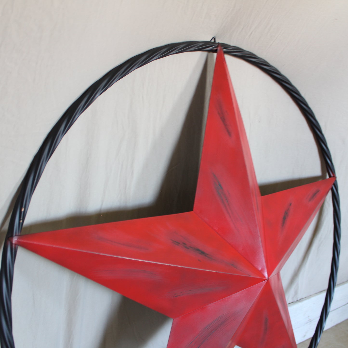 RED DISTRESSED STAR TWO TONE TEXTURE WITH BLACK RING METAL LONESTAR TWISTED ROPE RING WESTERN HOME DECOR HANDMADE NEW #EH10645