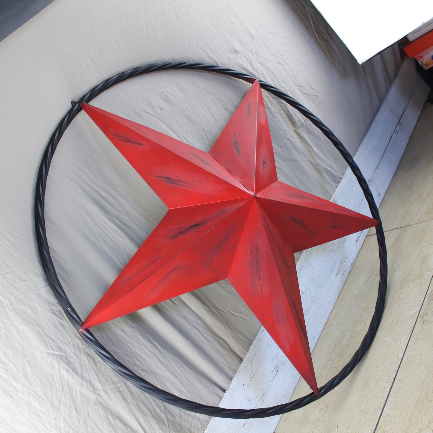 RED DISTRESSED STAR TWO TONE TEXTURE WITH BLACK RING METAL LONESTAR TWISTED ROPE RING WESTERN HOME DECOR HANDMADE NEW #EH10645