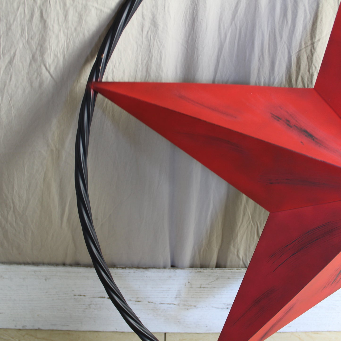 RED DISTRESSED STAR TWO TONE TEXTURE WITH BLACK RING METAL LONESTAR TWISTED ROPE RING WESTERN HOME DECOR HANDMADE NEW #EH10645