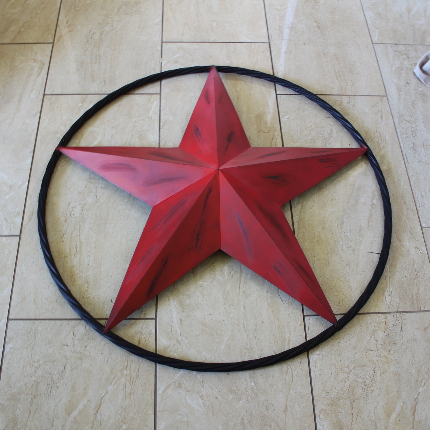 RED DISTRESSED STAR TWO TONE TEXTURE WITH BLACK RING METAL LONESTAR TWISTED ROPE RING WESTERN HOME DECOR HANDMADE NEW #EH10645