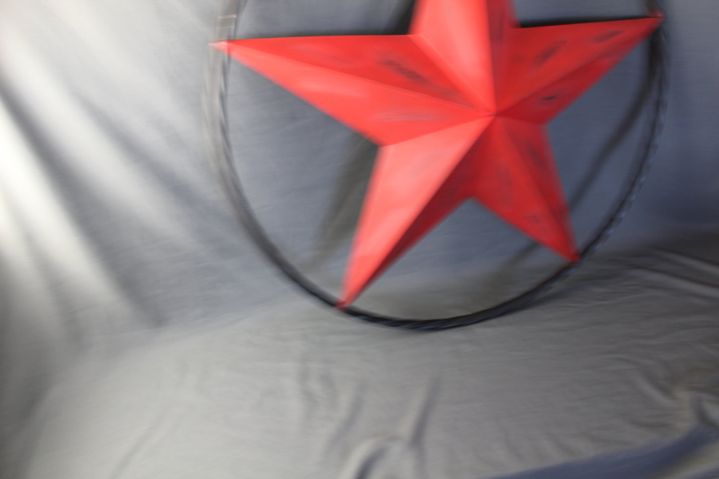 RED DISTRESSED STAR TWO TONE TEXTURE WITH BLACK RING METAL LONESTAR TWISTED ROPE RING WESTERN HOME DECOR HANDMADE NEW #EH10645