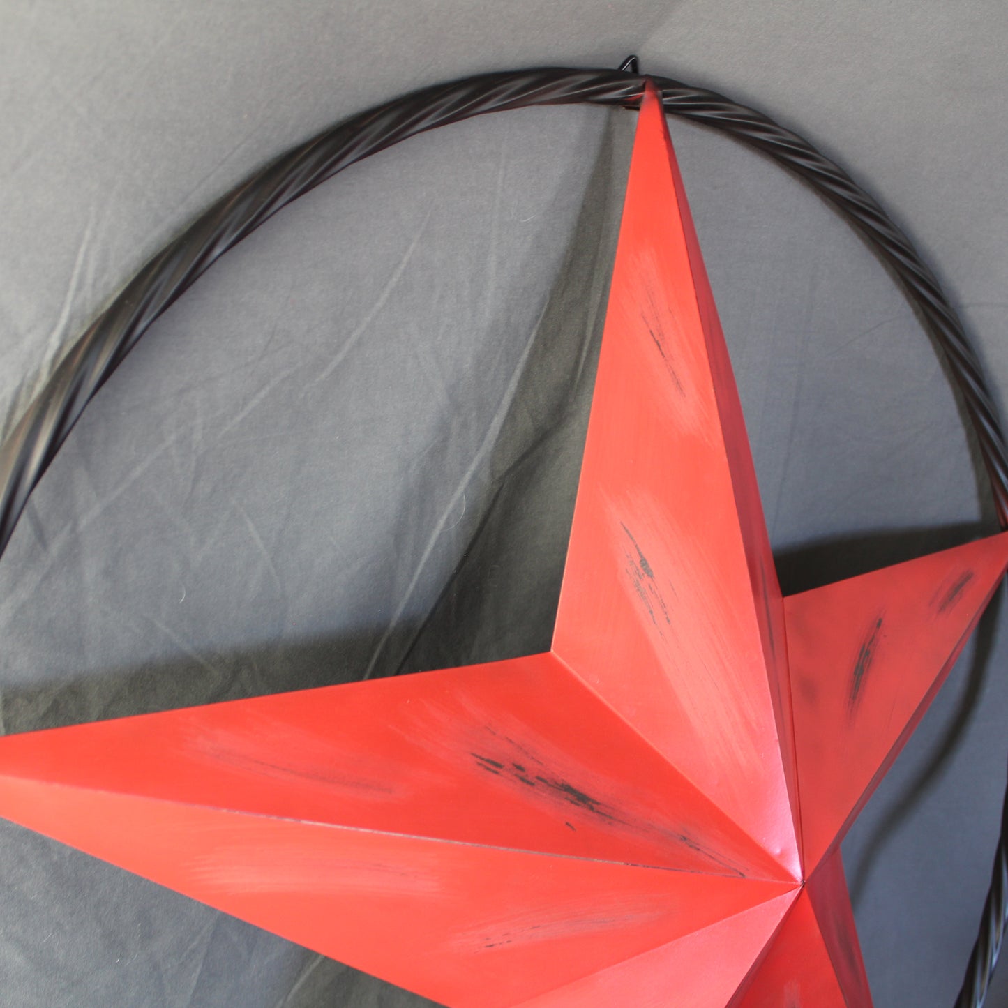 RED DISTRESSED STAR TWO TONE TEXTURE WITH BLACK RING METAL LONESTAR TWISTED ROPE RING WESTERN HOME DECOR HANDMADE NEW #EH10645